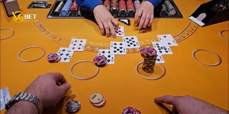 Hướng dẫn bí kíp chơi phỏm 8 lá cho người mới 3 Hướng dẫn cách chơi phỏm 8 lá luôn thắng lớn