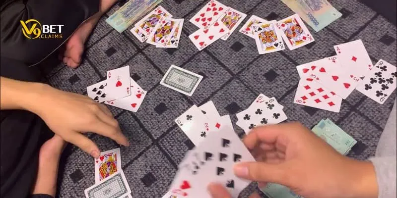 Hướng dẫn bí kíp chơi phỏm 8 lá cho người mới 4 Chơi phỏm 8 lá cần những kỹ năng gì